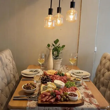Koselig Ved Solsiden, Med Terrasse! *