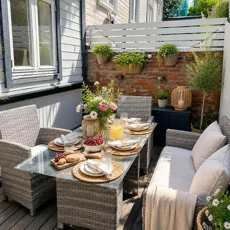Koselig Ved Solsiden, Med Terrasse! *