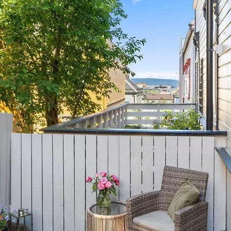 Koselig Ved Solsiden, Med Terrasse! Trondheim